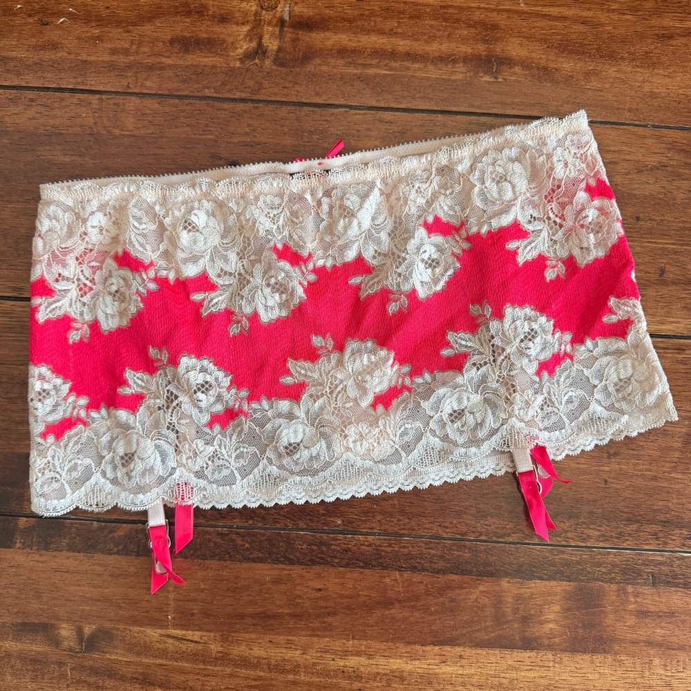 Victoria’s Secret Coral Pink Seduction Garter Skirt Size Large